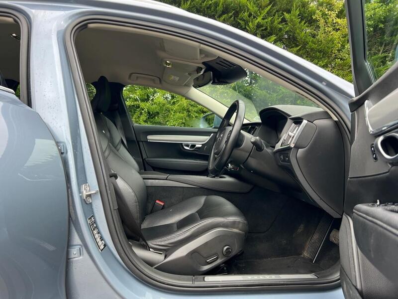 VOLVO V90 V90 2.0 D4 MOMENTUM 5d 188 BHP 1 FORMER KEEPER|PARK DISTANCE F/R - U10292