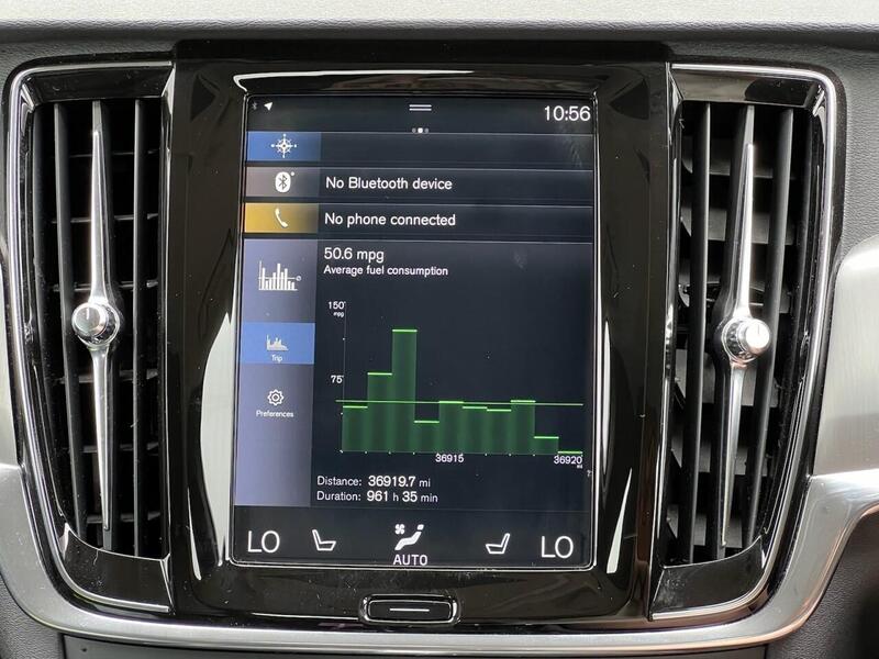 VOLVO V90 V90 2.0 D4 MOMENTUM 5d 188 BHP 1 FORMER KEEPER|PARK DISTANCE F/R - U10292