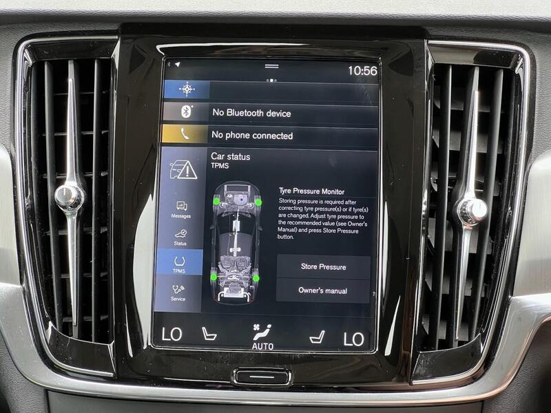 VOLVO V90 V90 2.0 D4 MOMENTUM 5d 188 BHP 1 FORMER KEEPER|PARK DISTANCE F/R - U10292