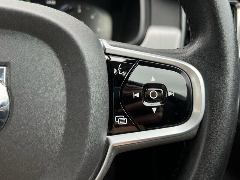 VOLVO V90 V90 2.0 D4 MOMENTUM 5d 188 BHP 1 FORMER KEEPER|PARK DISTANCE F/R - U10292