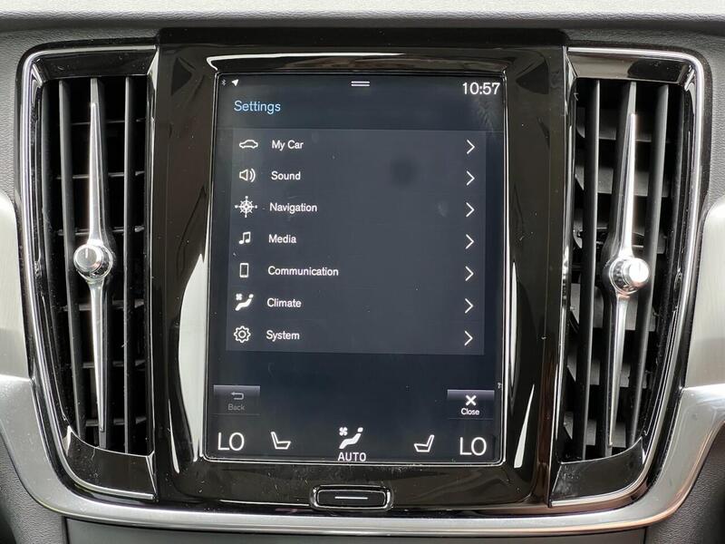 VOLVO V90 V90 2.0 D4 MOMENTUM 5d 188 BHP 1 FORMER KEEPER|PARK DISTANCE F/R - U10292