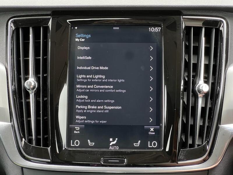 VOLVO V90 V90 2.0 D4 MOMENTUM 5d 188 BHP 1 FORMER KEEPER|PARK DISTANCE F/R - U10292