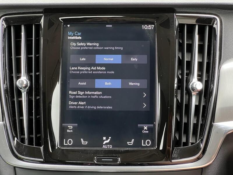 VOLVO V90 V90 2.0 D4 MOMENTUM 5d 188 BHP 1 FORMER KEEPER|PARK DISTANCE F/R - U10292