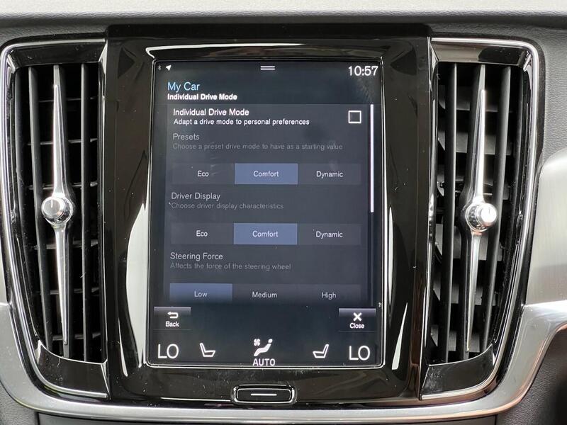 VOLVO V90 V90 2.0 D4 MOMENTUM 5d 188 BHP 1 FORMER KEEPER|PARK DISTANCE F/R - U10292