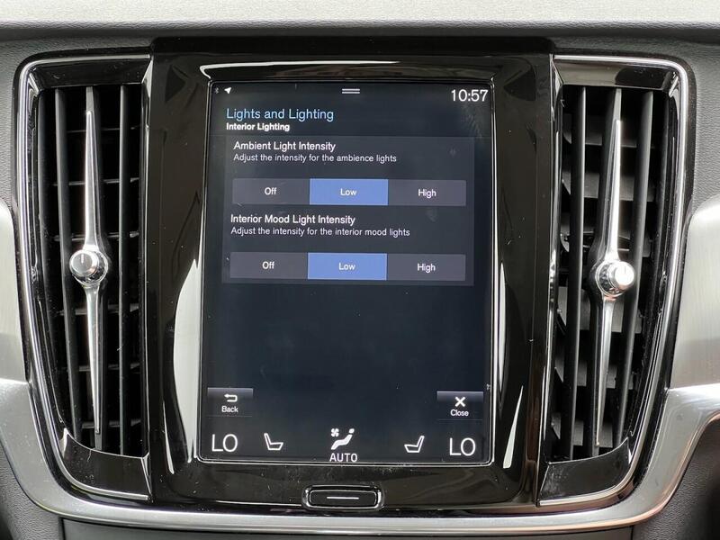 VOLVO V90 V90 2.0 D4 MOMENTUM 5d 188 BHP 1 FORMER KEEPER|PARK DISTANCE F/R - U10292