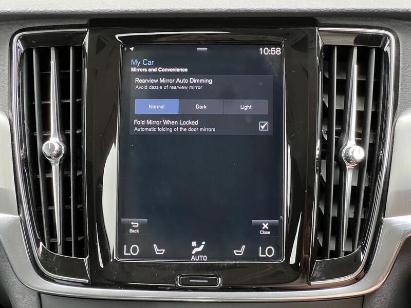 VOLVO V90 V90 2.0 D4 MOMENTUM 5d 188 BHP 1 FORMER KEEPER|PARK DISTANCE F/R - U10292