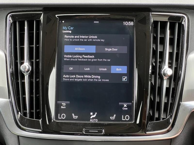 VOLVO V90 V90 2.0 D4 MOMENTUM 5d 188 BHP 1 FORMER KEEPER|PARK DISTANCE F/R - U10292