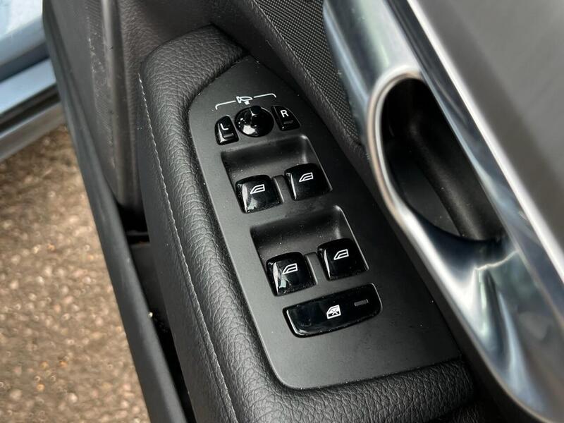 VOLVO V90 V90 2.0 D4 MOMENTUM 5d 188 BHP 1 FORMER KEEPER|PARK DISTANCE F/R - U10292