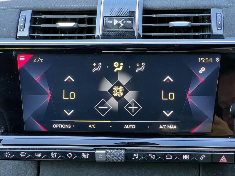 DS DS 7 CROSSBACK DS 7 CROSSBACK 1.5 BLUEHDI PERFORMANCE LINE S/S 5d 130 BHP 1 FORMER KEEPER|PARK DISTANCE|APPLE - U10296