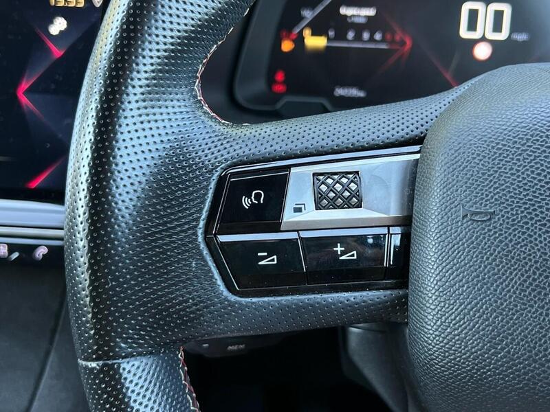 DS DS 7 CROSSBACK DS 7 CROSSBACK 1.5 BLUEHDI PERFORMANCE LINE S/S 5d 130 BHP 1 FORMER KEEPER|PARK DISTANCE|APPLE - U10296