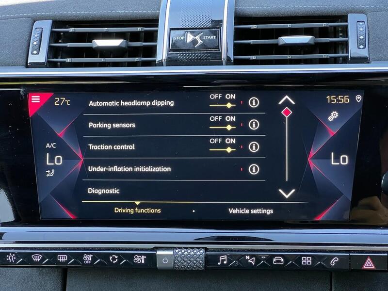 DS DS 7 CROSSBACK DS 7 CROSSBACK 1.5 BLUEHDI PERFORMANCE LINE S/S 5d 130 BHP 1 FORMER KEEPER|PARK DISTANCE|APPLE - U10296