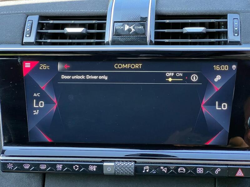 DS DS 7 CROSSBACK DS 7 CROSSBACK 1.5 BLUEHDI PERFORMANCE LINE S/S 5d 130 BHP 1 FORMER KEEPER|PARK DISTANCE|APPLE - U10296