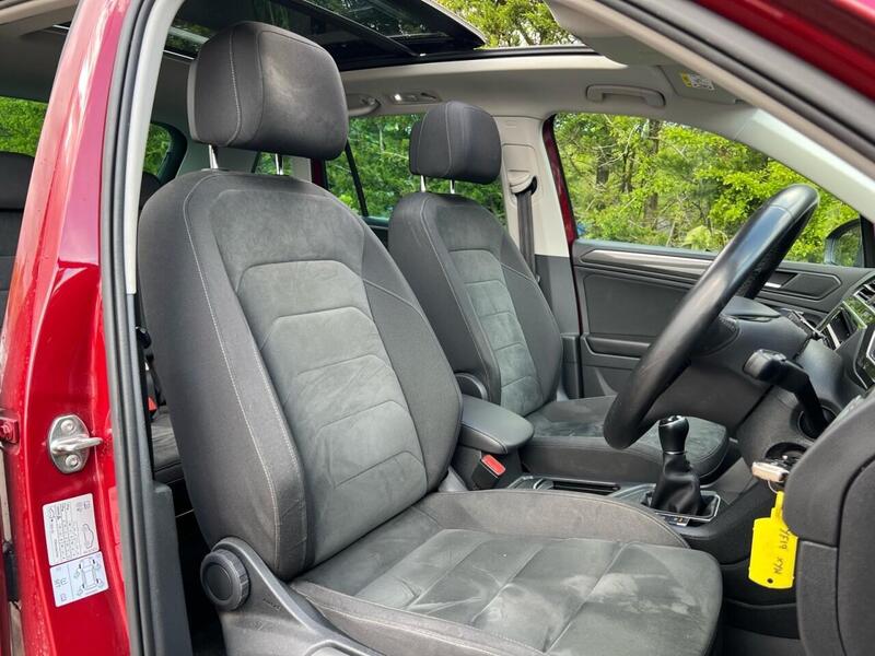 VOLKSWAGEN TIGUAN TIGUAN 2.0 SEL TDI 5d 148 BHP 1 OWNER FROM NEW|FULL VW HISTORY Estate Manual Diesel | PANORAMIC - U10306