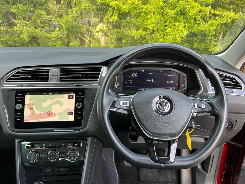 VOLKSWAGEN TIGUAN TIGUAN 2.0 SEL TDI 5d 148 BHP 1 OWNER FROM NEW|FULL VW HISTORY Estate Manual Diesel | PANORAMIC - U10306