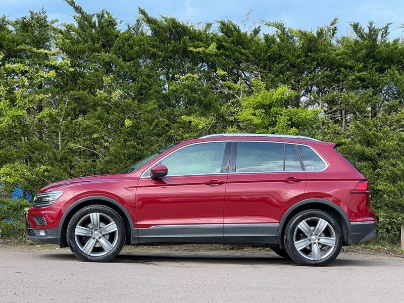 VOLKSWAGEN TIGUAN TIGUAN 2.0 SEL TDI 5d 148 BHP 1 OWNER FROM NEW|FULL VW HISTORY Estate Manual Diesel | PANORAMIC - U10306