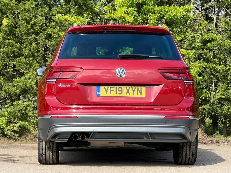 VOLKSWAGEN TIGUAN TIGUAN 2.0 SEL TDI 5d 148 BHP 1 OWNER FROM NEW|FULL VW HISTORY Estate Manual Diesel | PANORAMIC - U10306