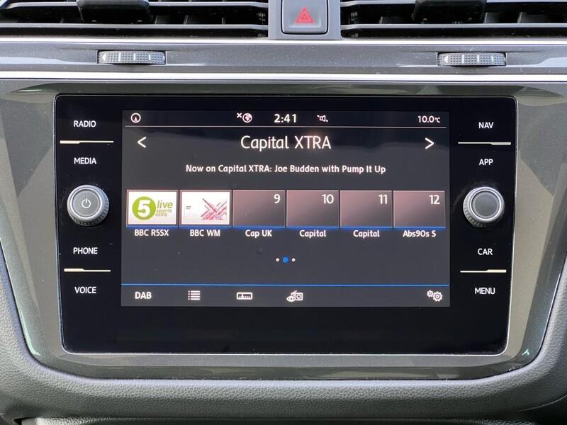 VOLKSWAGEN TIGUAN TIGUAN 2.0 SEL TDI 5d 148 BHP 1 OWNER FROM NEW|FULL VW HISTORY Estate Manual Diesel | PANORAMIC - U10306