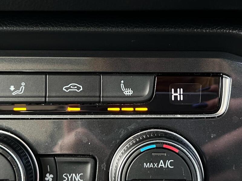 VOLKSWAGEN TIGUAN TIGUAN 2.0 SEL TDI 5d 148 BHP 1 OWNER FROM NEW|FULL VW HISTORY Estate Manual Diesel | PANORAMIC - U10306
