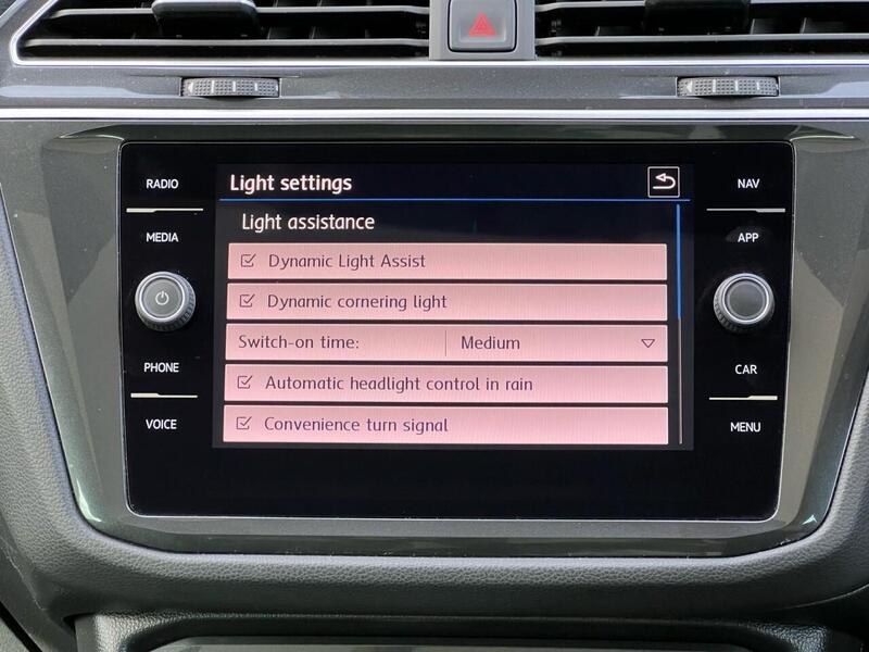 VOLKSWAGEN TIGUAN TIGUAN 2.0 SEL TDI 5d 148 BHP 1 OWNER FROM NEW|FULL VW HISTORY Estate Manual Diesel | PANORAMIC - U10306