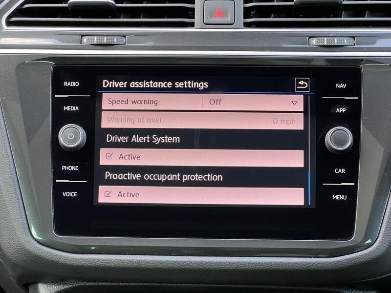 VOLKSWAGEN TIGUAN TIGUAN 2.0 SEL TDI 5d 148 BHP 1 OWNER FROM NEW|FULL VW HISTORY Estate Manual Diesel | PANORAMIC - U10306