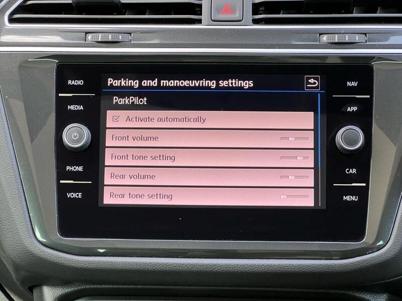 VOLKSWAGEN TIGUAN TIGUAN 2.0 SEL TDI 5d 148 BHP 1 OWNER FROM NEW|FULL VW HISTORY Estate Manual Diesel | PANORAMIC - U10306