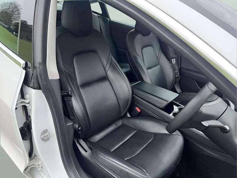 TESLA Model 3 Standard Range Plus Saloon 4dr Electric Auto RWD (241 bhp) Saloon Automatic Electric - U10314