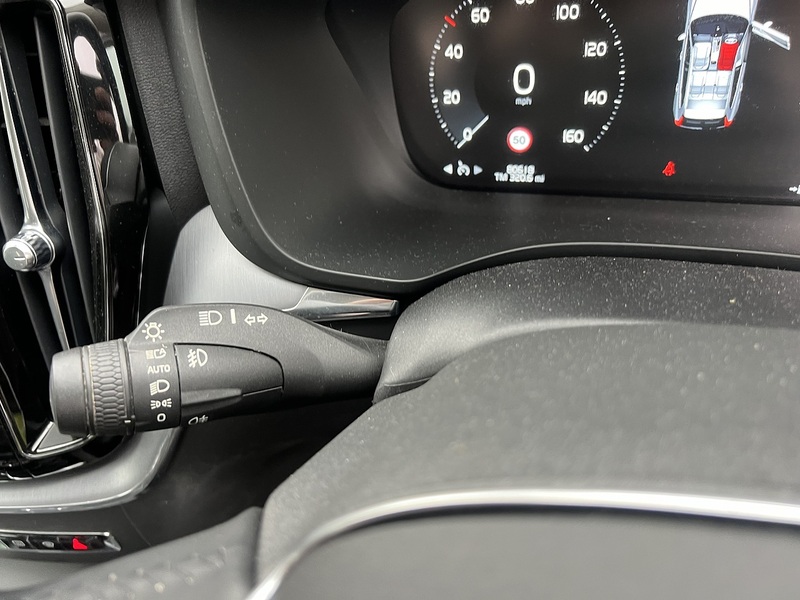 Volvo XC60 2.0 T5 Momentum SUV 5dr Petrol Auto Euro 6 (s/s) (250 ps) - U10323