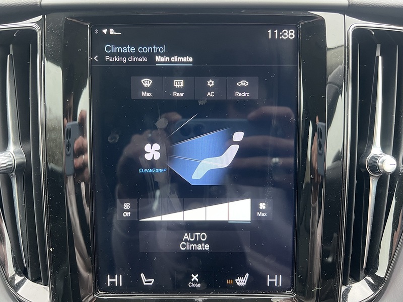 Volvo XC60 2.0 T5 Momentum SUV 5dr Petrol Auto Euro 6 (s/s) (250 ps) - U10323