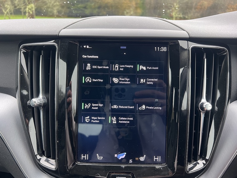 Volvo XC60 2.0 T5 Momentum SUV 5dr Petrol Auto Euro 6 (s/s) (250 ps) - U10323