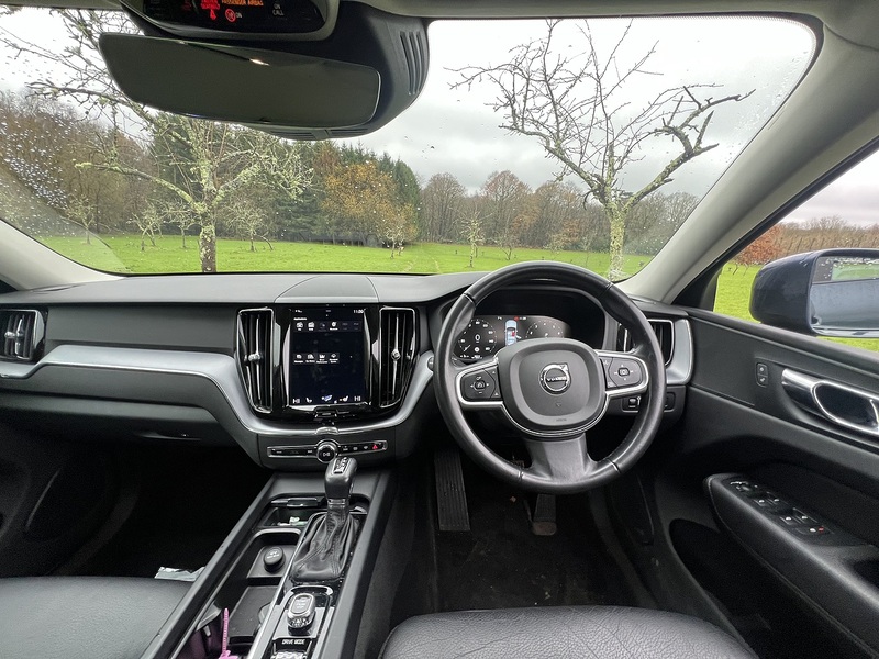 Volvo XC60 2.0 T5 Momentum SUV 5dr Petrol Auto Euro 6 (s/s) (250 ps) - U10323