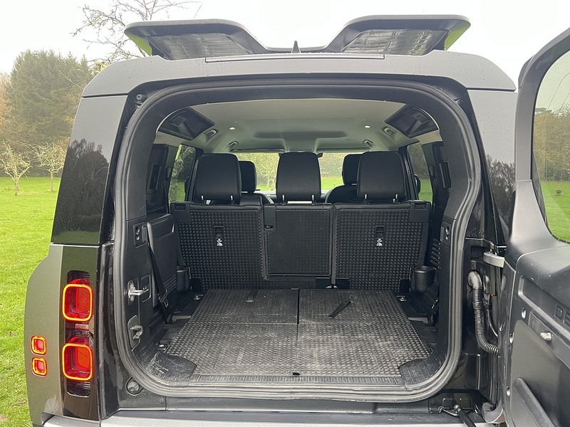 Land Rover Defender 110 3.0 D200 MHEV S SUV 5dr Diesel Auto 4WD Euro 6 (s/s) (200 ps) SUV Automatic Diesel | FULL LAND ROVER - U10324