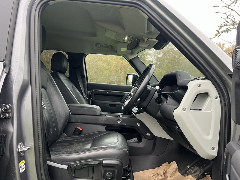 Land Rover Defender 110 3.0 D200 MHEV S SUV 5dr Diesel Auto 4WD Euro 6 (s/s) (200 ps) SUV Automatic Diesel | FULL LAND ROVER - U10324