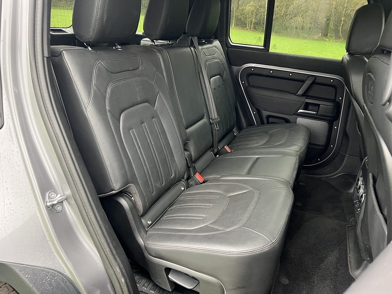 Land Rover Defender 110 3.0 D200 MHEV S SUV 5dr Diesel Auto 4WD Euro 6 (s/s) (200 ps) SUV Automatic Diesel | FULL LAND ROVER - U10324