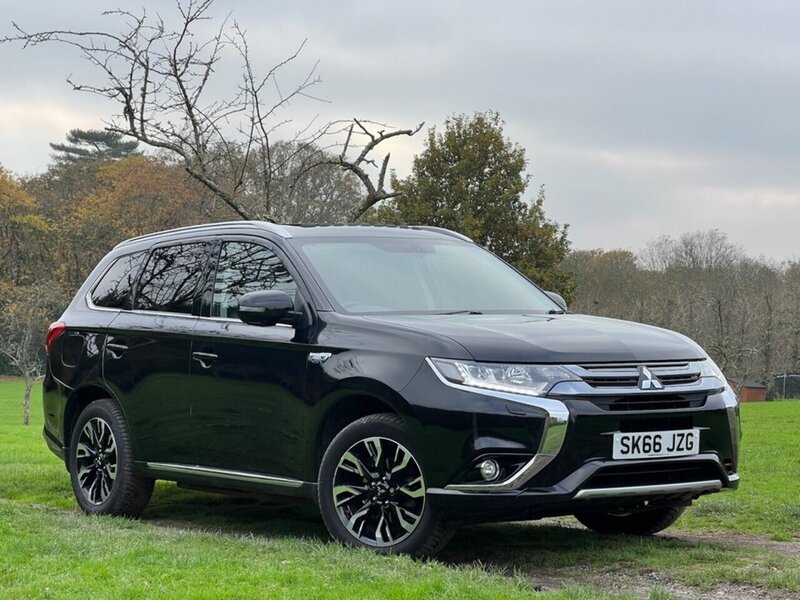 Mitsubishi Outlander 2.0h 12kWh GX4h SUV 5dr Petrol Plug-in Hybrid CVT 4WD Euro 6 (s/s) (200 ps) SUV Automatic Petrol - U10367