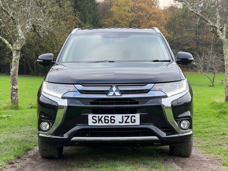Mitsubishi Outlander 2.0h 12kWh GX4h SUV 5dr Petrol Plug-in Hybrid CVT 4WD Euro 6 (s/s) (200 ps) SUV Automatic Petrol - U10367