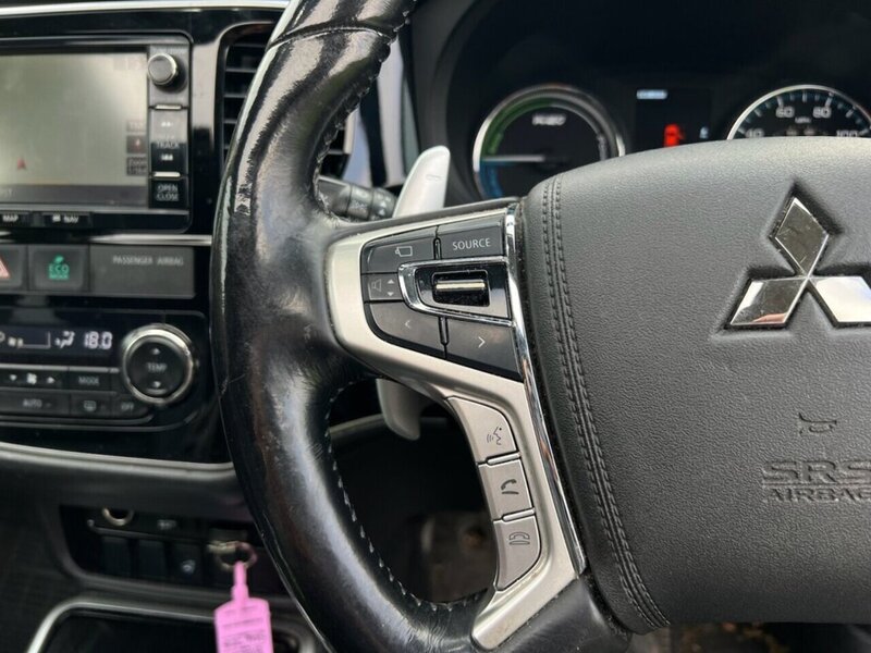 Mitsubishi Outlander 2.0h 12kWh GX4h SUV 5dr Petrol Plug-in Hybrid CVT 4WD Euro 6 (s/s) (200 ps) SUV Automatic Petrol - U10367