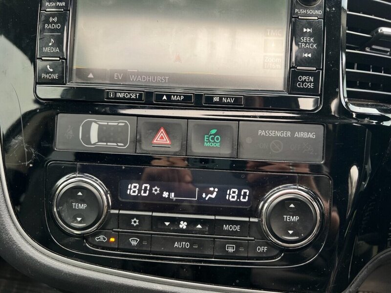 Mitsubishi Outlander 2.0h 12kWh GX4h SUV 5dr Petrol Plug-in Hybrid CVT 4WD Euro 6 (s/s) (200 ps) SUV Automatic Petrol - U10367