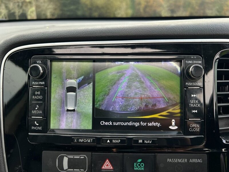 Mitsubishi Outlander 2.0h 12kWh GX4h SUV 5dr Petrol Plug-in Hybrid CVT 4WD Euro 6 (s/s) (200 ps) SUV Automatic Petrol - U10367