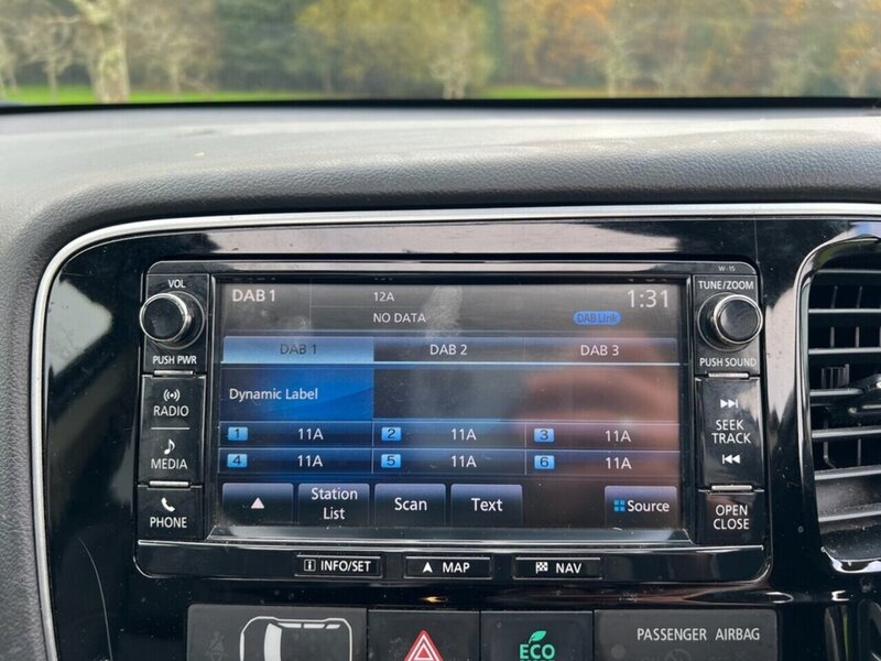 Mitsubishi Outlander 2.0h 12kWh GX4h SUV 5dr Petrol Plug-in Hybrid CVT 4WD Euro 6 (s/s) (200 ps) SUV Automatic Petrol - U10367