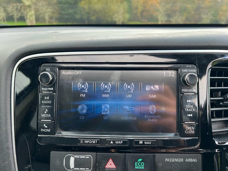 Mitsubishi Outlander 2.0h 12kWh GX4h SUV 5dr Petrol Plug-in Hybrid CVT 4WD Euro 6 (s/s) (200 ps) SUV Automatic Petrol - U10367