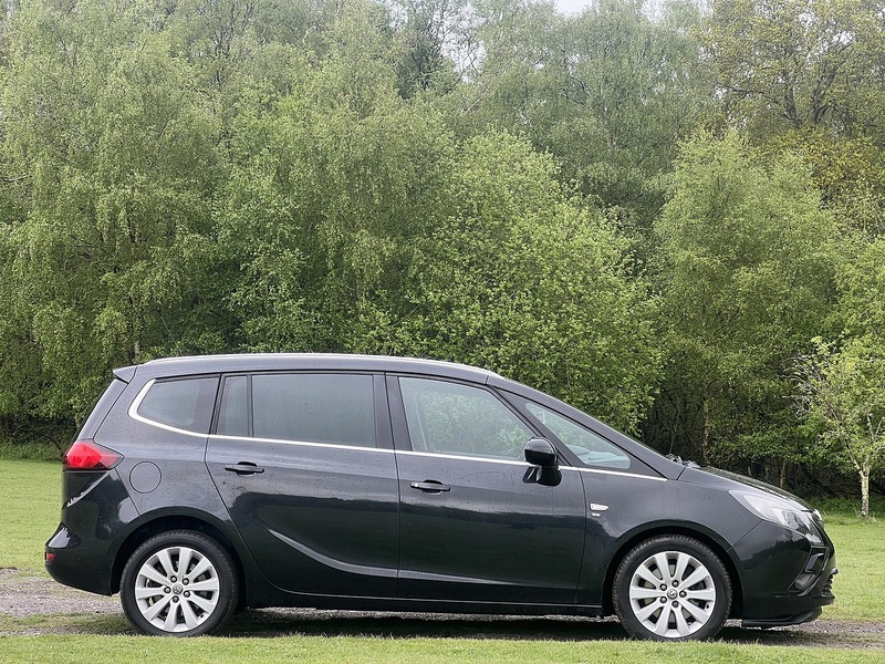 Vauxhall Zafira Tourer 2.0 CDTi SE MPV 5dr Diesel Manual Euro 5 (165 ps) - U10368