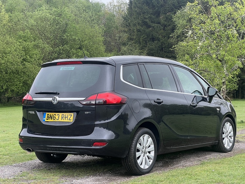 Vauxhall Zafira Tourer 2.0 CDTi SE MPV 5dr Diesel Manual Euro 5 (165 ps) - U10368