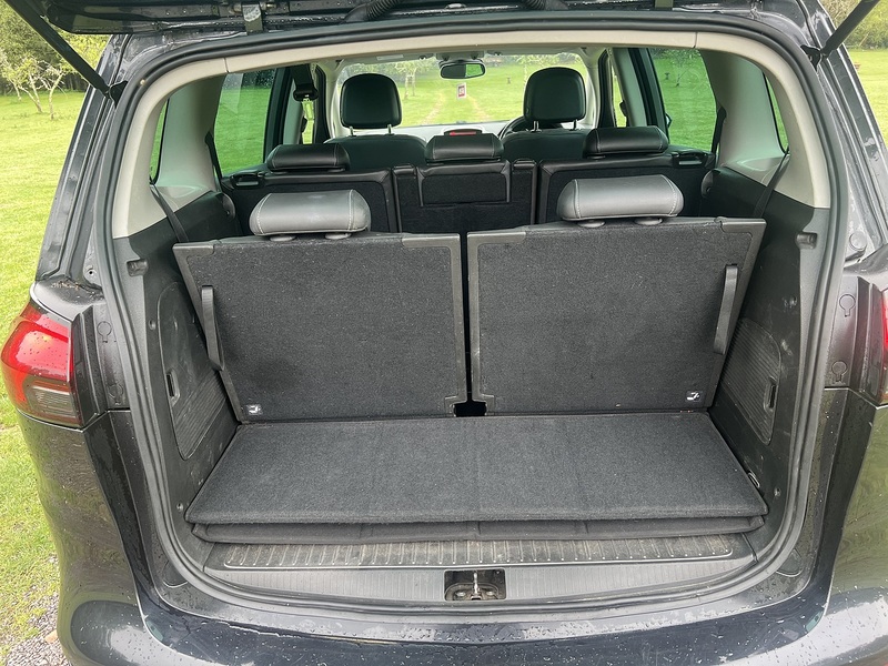 Vauxhall Zafira Tourer 2.0 CDTi SE MPV 5dr Diesel Manual Euro 5 (165 ps) - U10368