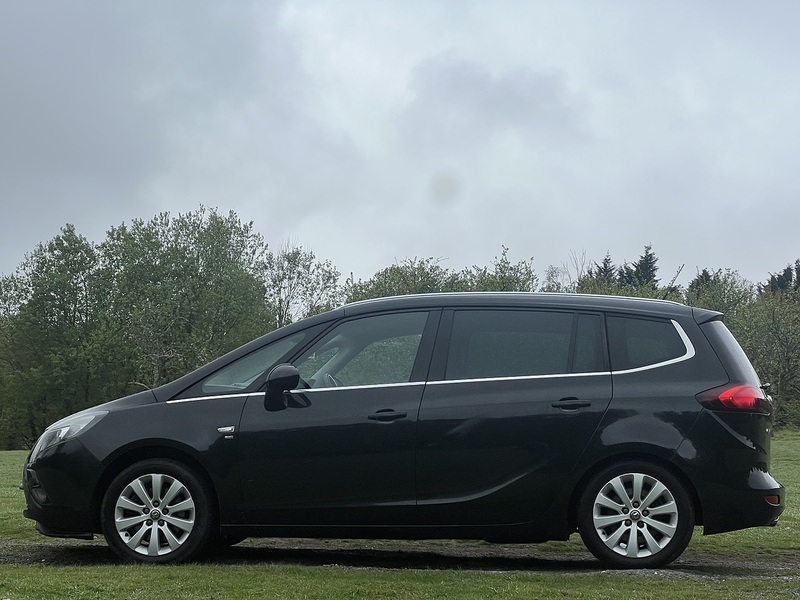 Vauxhall Zafira Tourer 2.0 CDTi SE MPV 5dr Diesel Manual Euro 5 (165 ps) - U10368