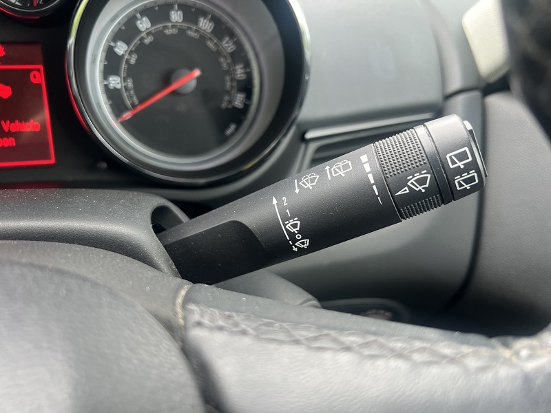 Vauxhall Zafira Tourer 2.0 CDTi SE MPV 5dr Diesel Manual Euro 5 (165 ps) - U10368