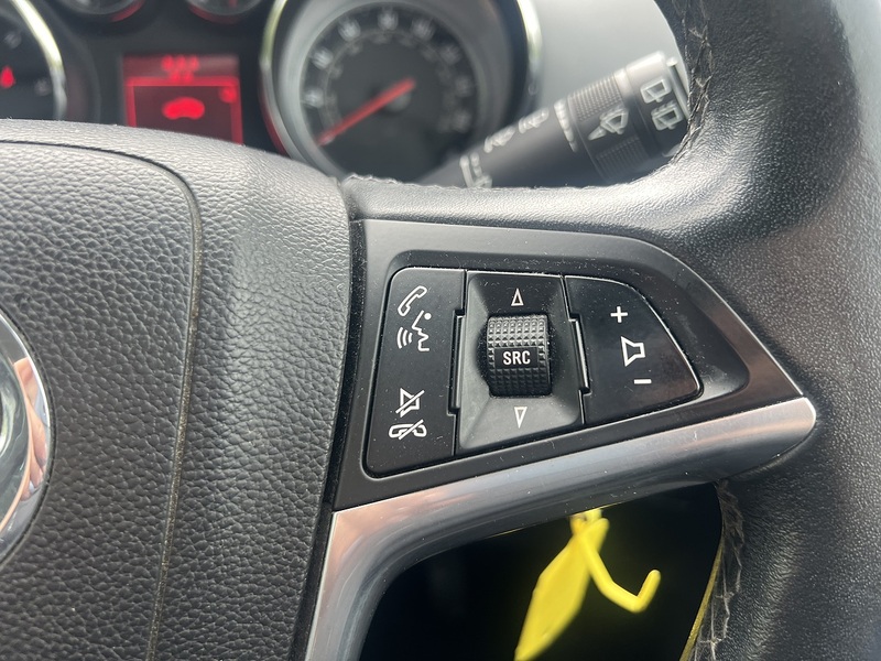 Vauxhall Zafira Tourer 2.0 CDTi SE MPV 5dr Diesel Manual Euro 5 (165 ps) - U10368