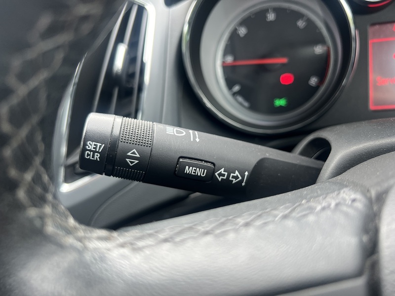 Vauxhall Zafira Tourer 2.0 CDTi SE MPV 5dr Diesel Manual Euro 5 (165 ps) - U10368