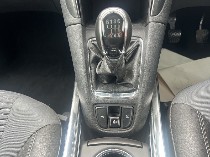 Vauxhall Zafira Tourer 2.0 CDTi SE MPV 5dr Diesel Manual Euro 5 (165 ps) - U10368