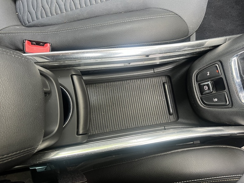 Vauxhall Zafira Tourer 2.0 CDTi SE MPV 5dr Diesel Manual Euro 5 (165 ps) - U10368