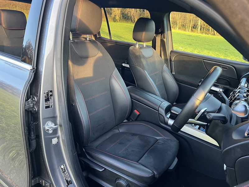Mercedes-Benz GLB 1.3 GLB200 AMG Line SUV 5dr Petrol 7G-DCT Euro 6 (s/s) (163 ps) - U10386